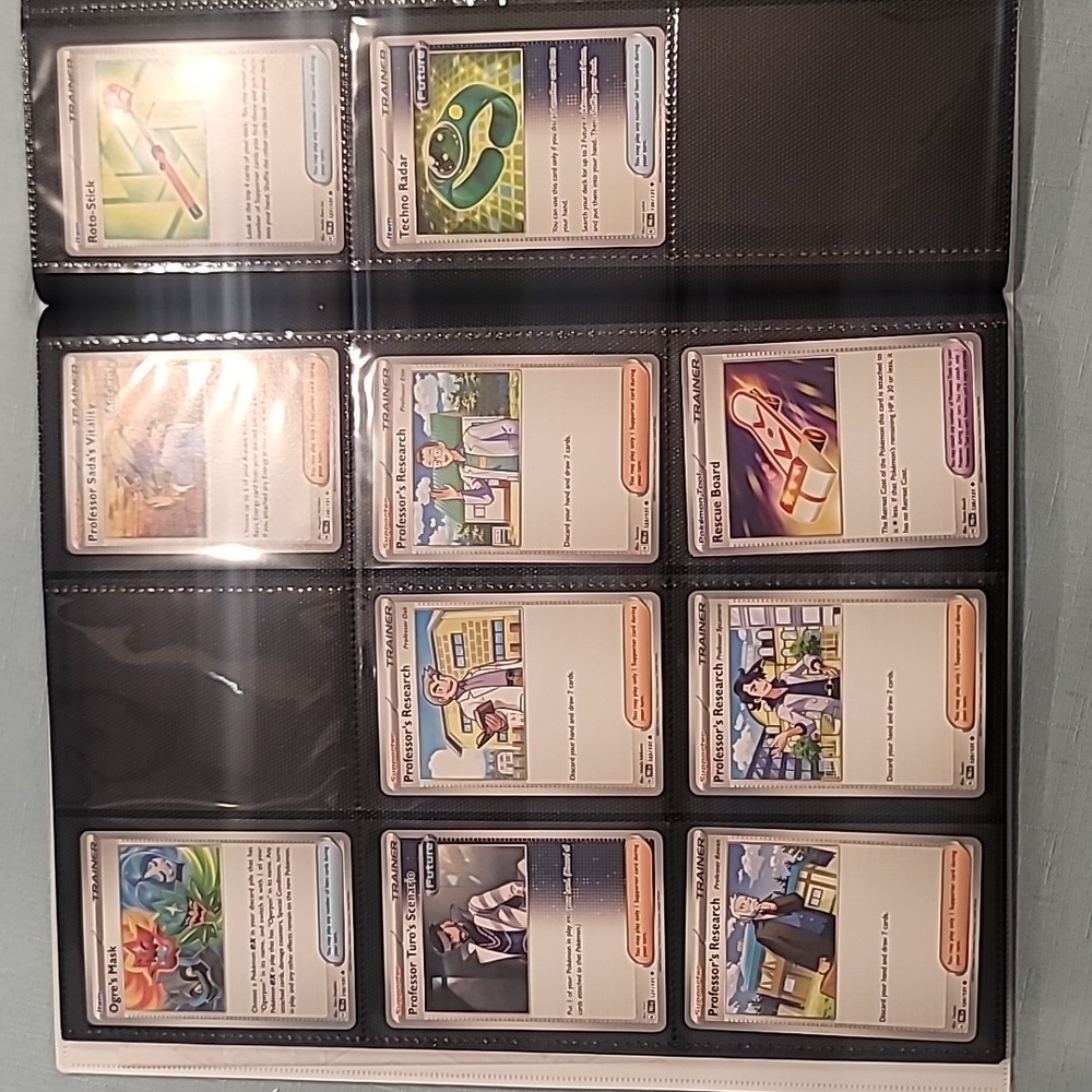 Pokémon Prismatic Evolution Eevee Card Binder with Base Cards and Players Guide - Picture 15 of 16